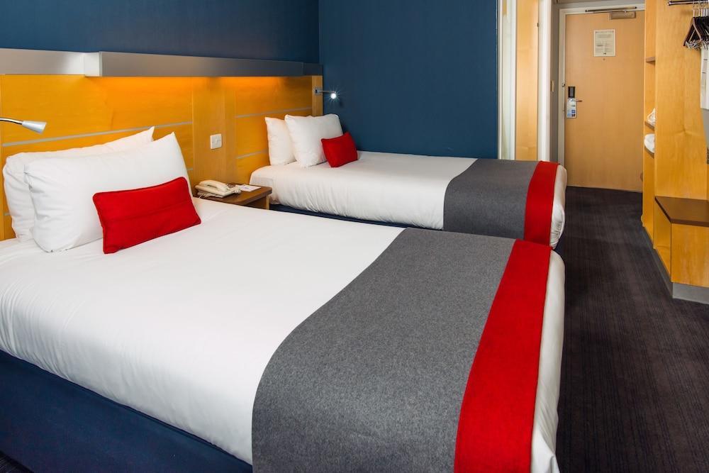 Holiday Inn Express Hemel Hempstead, An Ihg Hotel Eksteriør billede