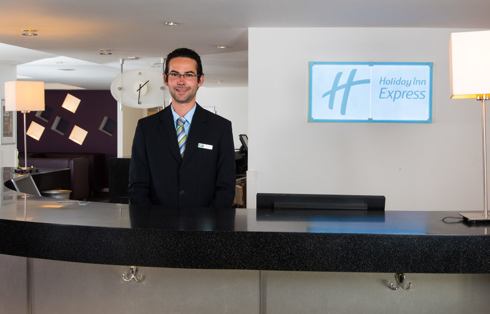 Holiday Inn Express Hemel Hempstead, An Ihg Hotel Eksteriør billede