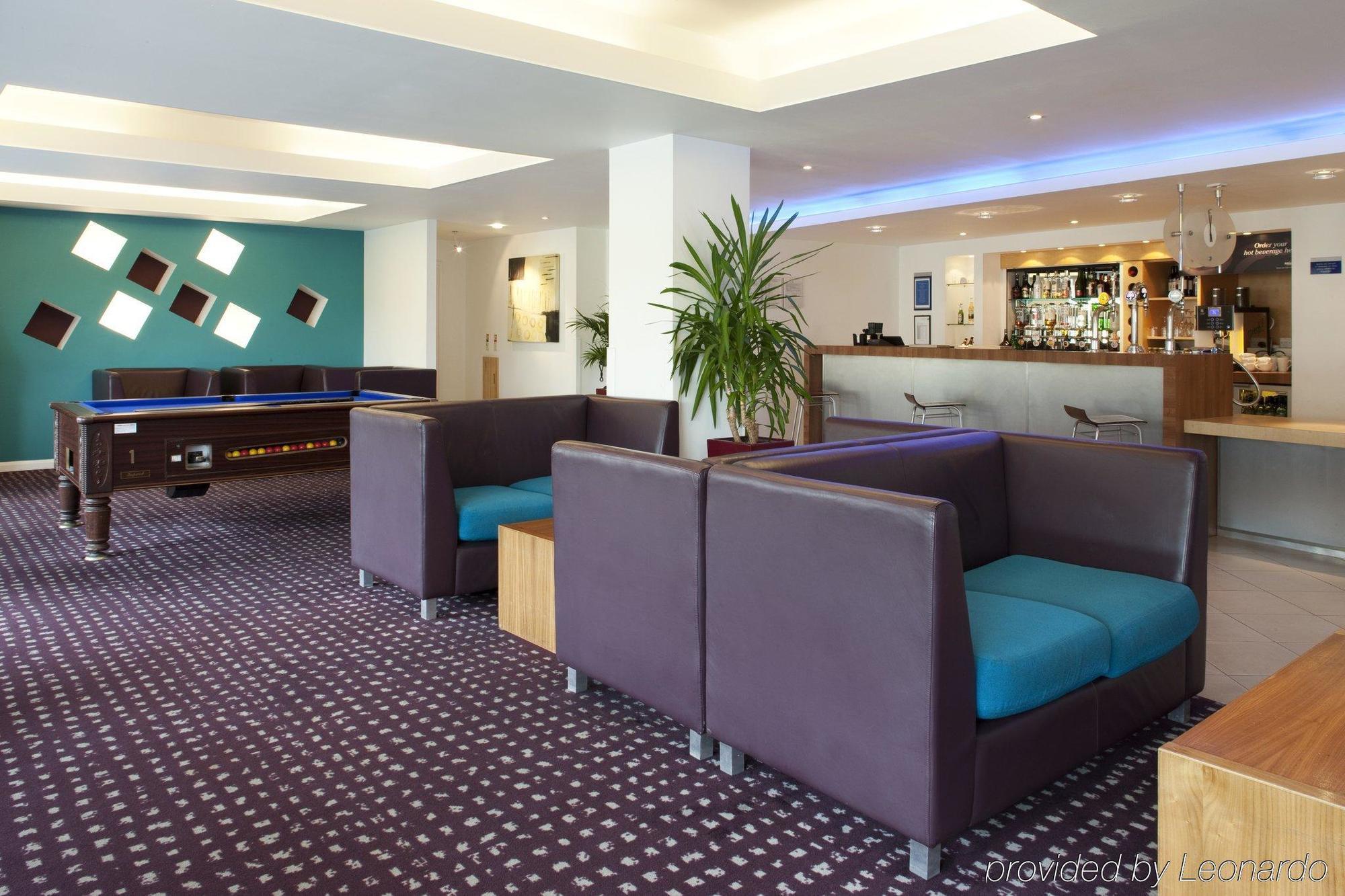 Holiday Inn Express Hemel Hempstead, An Ihg Hotel Eksteriør billede