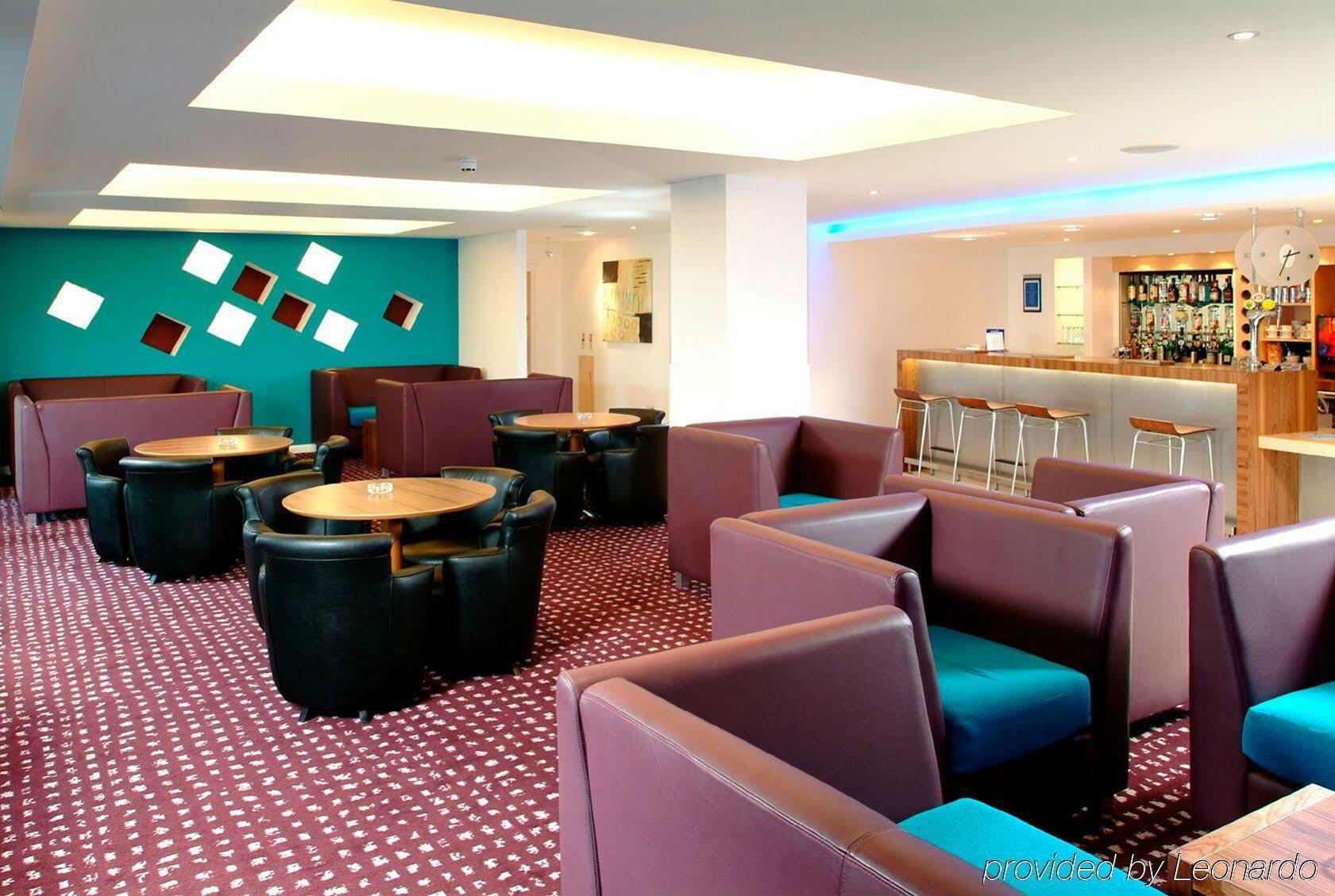 Holiday Inn Express Hemel Hempstead, An Ihg Hotel Interiør billede